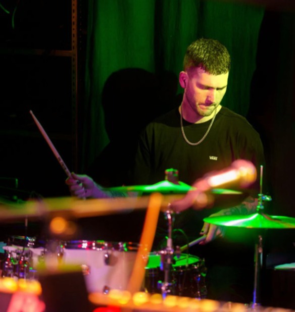 Marvin Schneider: Drums